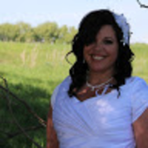 Meet your Posher, Yolande - Picture 1 of 1